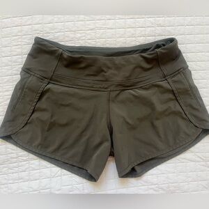 Lululemon Women Run Times Shorts Solid Olive size 4
